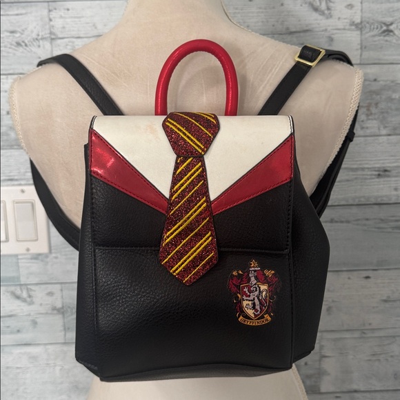 DANIELLE NICOLE GRYFFINDOR HARRY POTTER TIE MINI BACKPACK - Picture 4 of 10